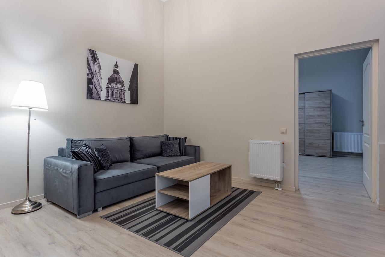 Goldcentral Apartment Akacfa Budapest Exterior photo