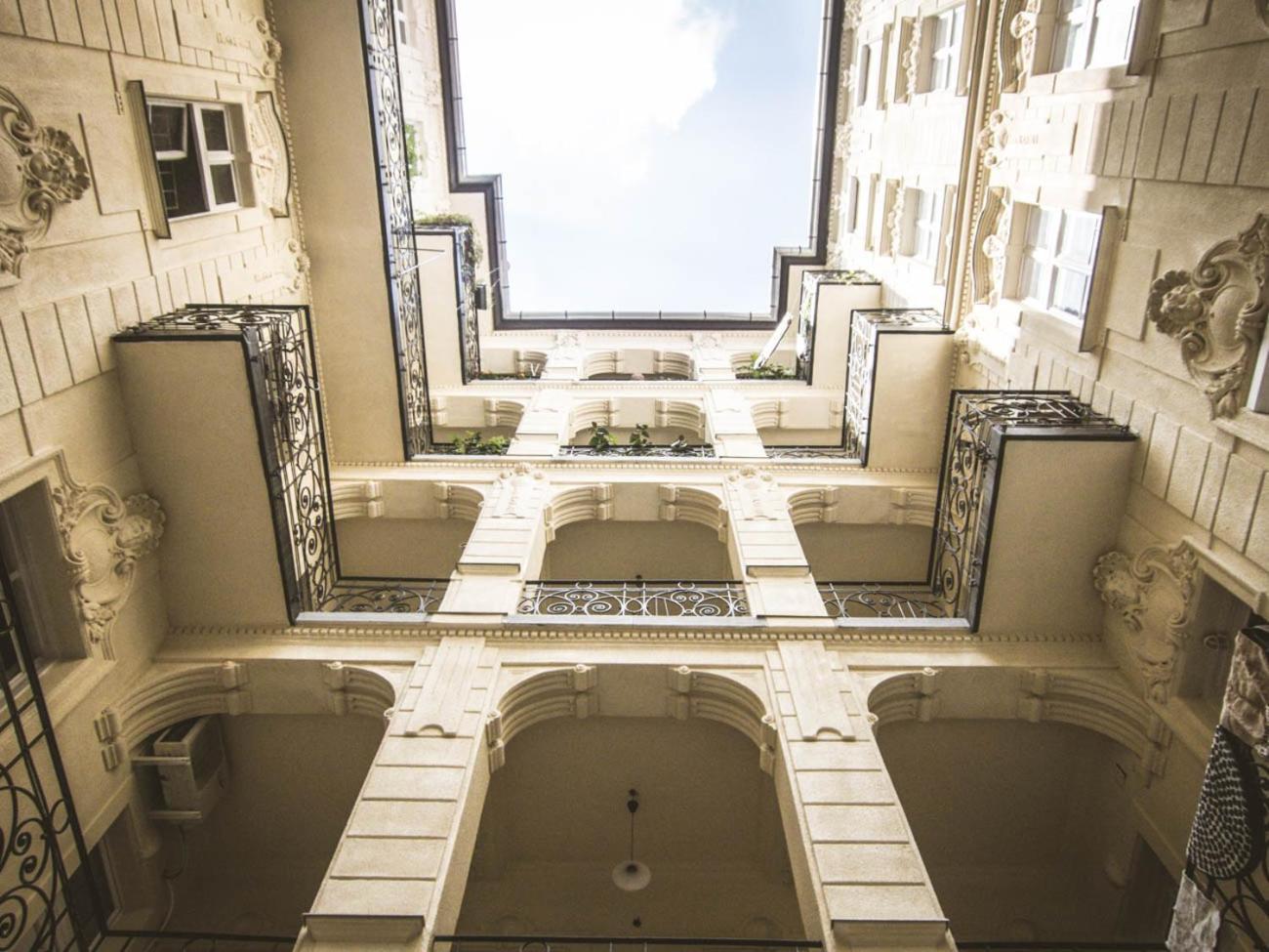 Goldcentral Apartment Akacfa Budapest Exterior photo